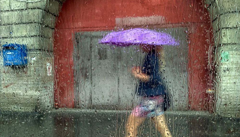 в Питере дождь...