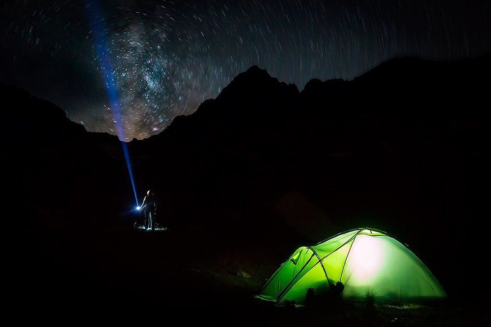 Под звездами