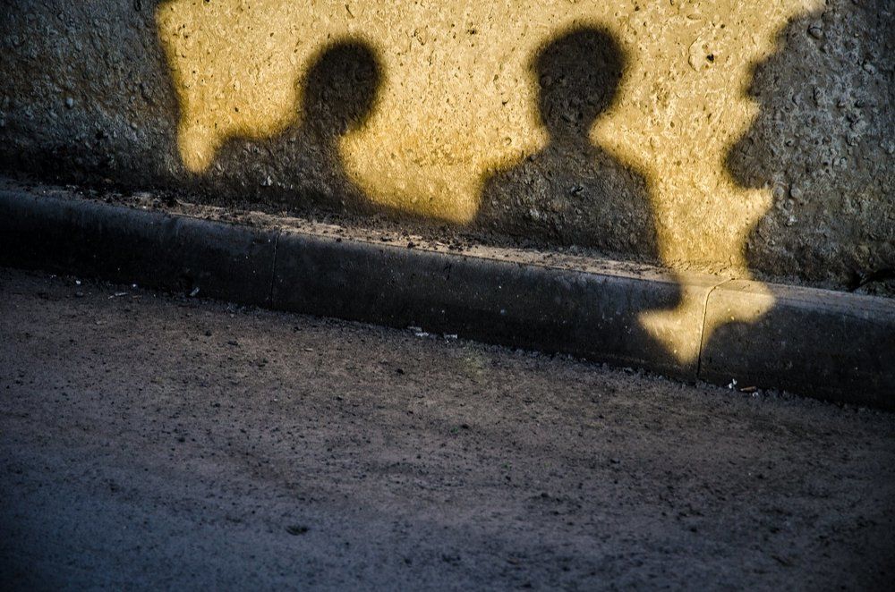 многоликие тени