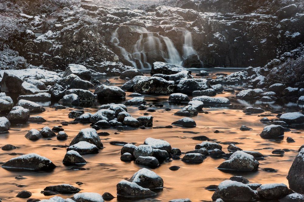 Воды Красной реки, что течет у Красных холмов