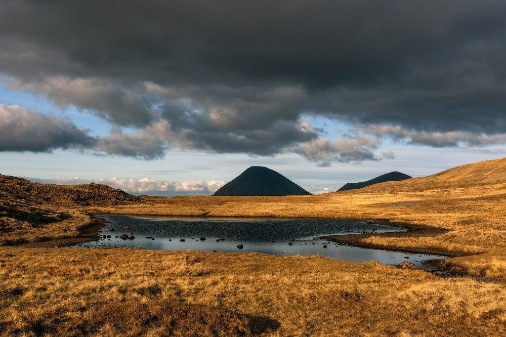 Вид на гору Гламейг из долины Глен Бриттл