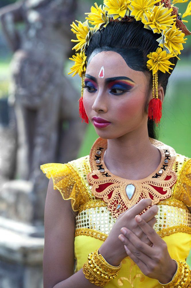 Balinese dancers