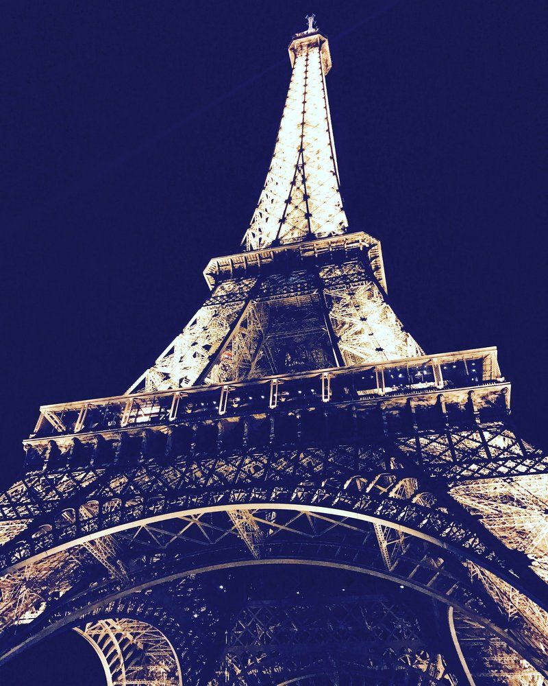 Effiel tower at night