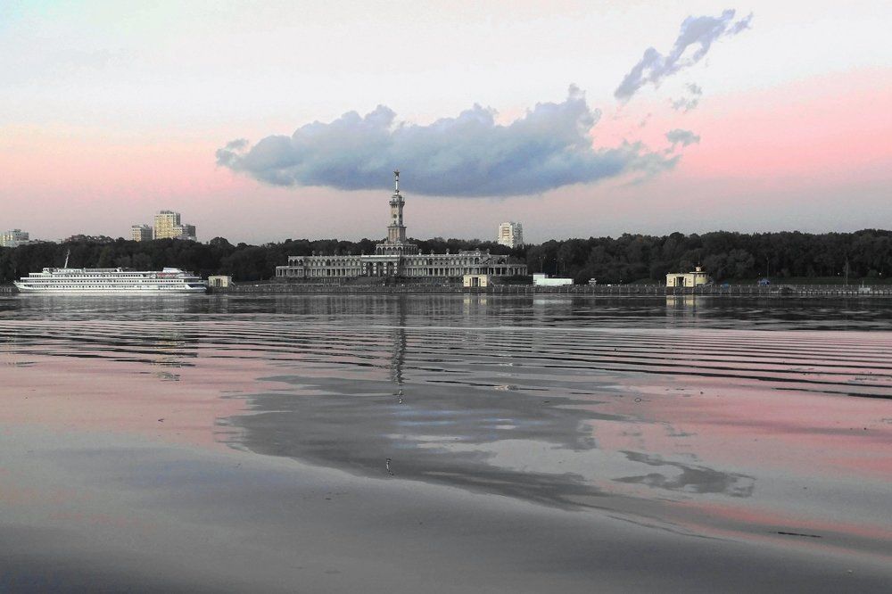 Закатная волна (напротив Северного порта.Москва)