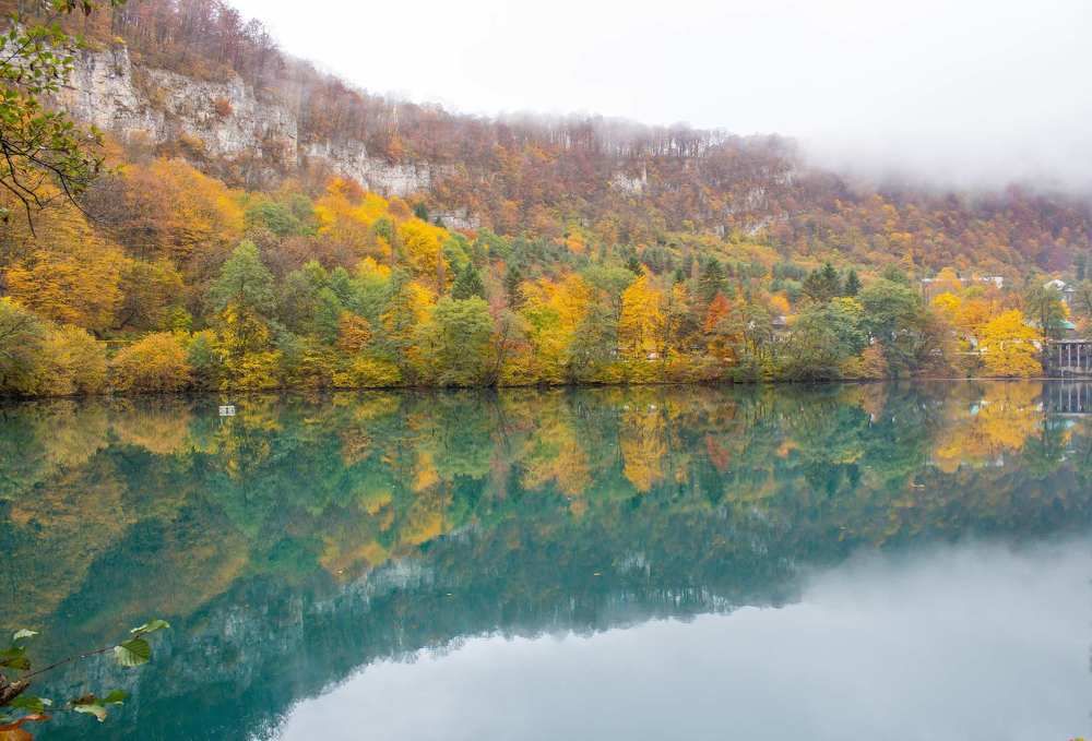 Голубое озеро в Кабардино-Балкарии