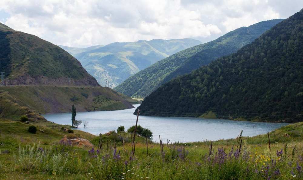 Зарамагское ущелье в Северной Осетии