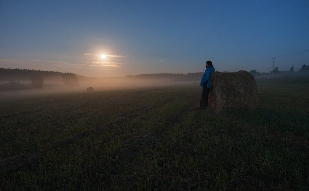 Наблюдая за Луной