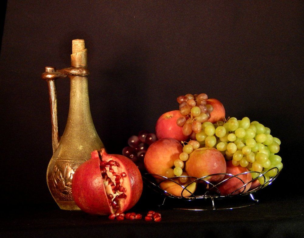 Вино и фрукты