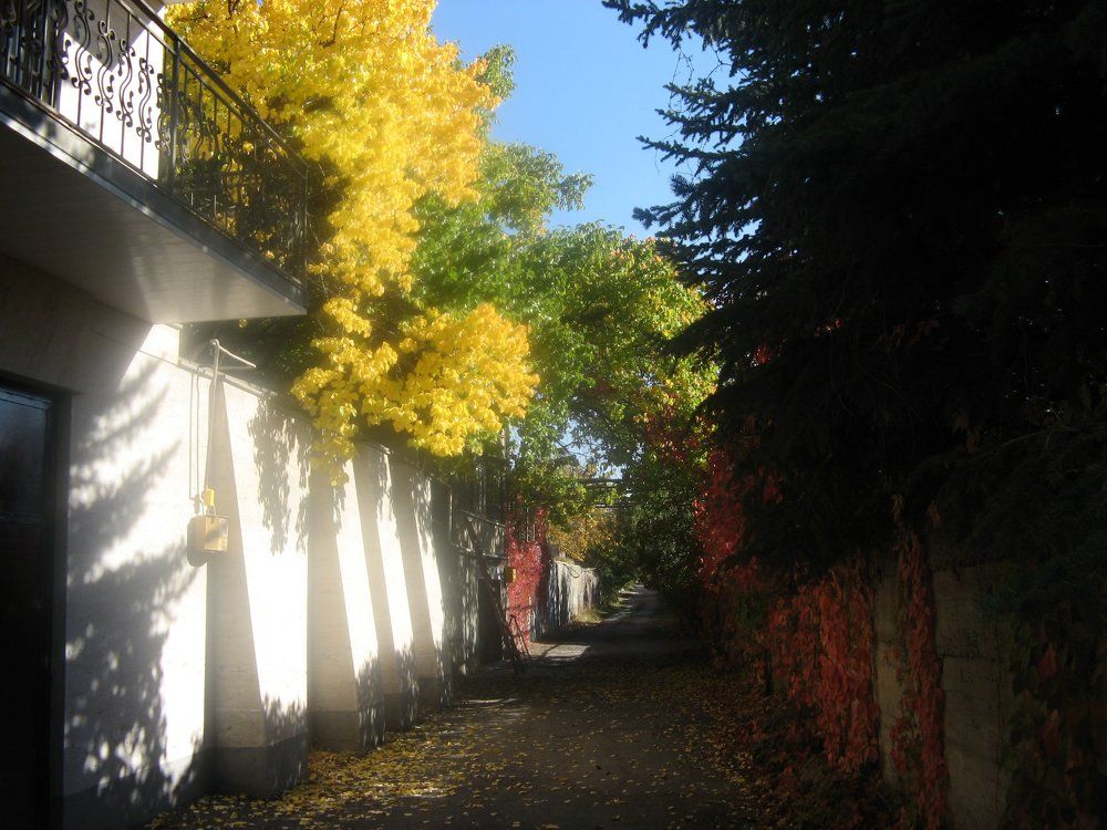 Встреча "Добра" и "Зла" под синим-синим небом ... .