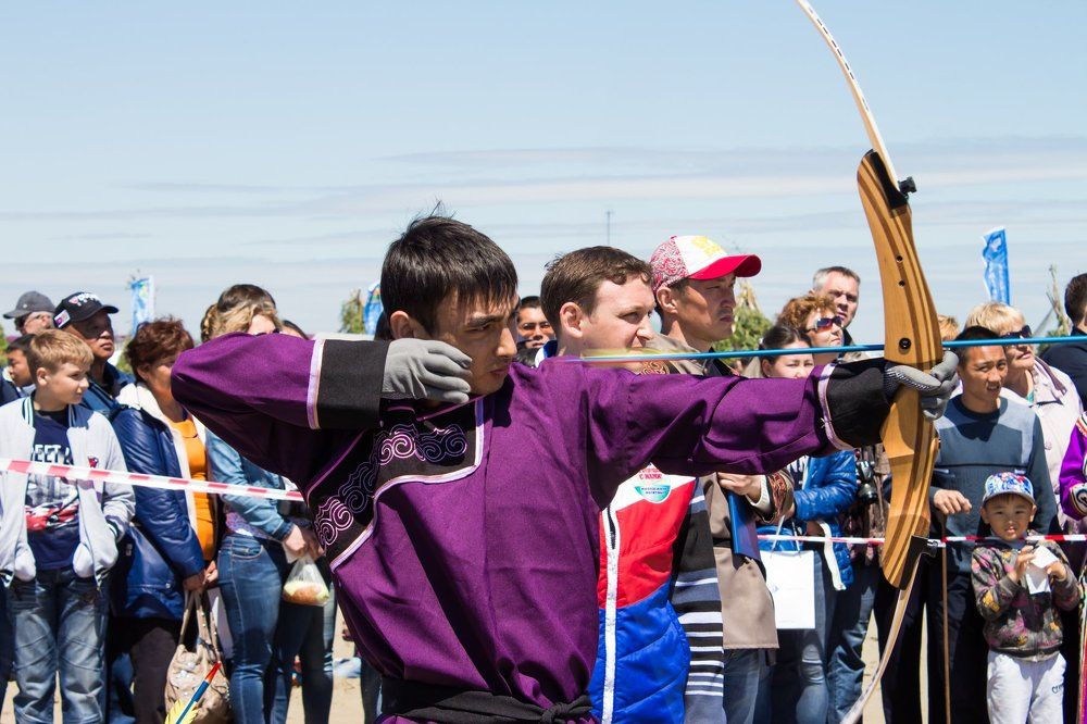 Праздничные соревнования жителей Крайнего Севера