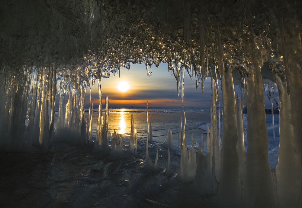 УТРО В МАРТЕ НА БАЙКАЛЕ