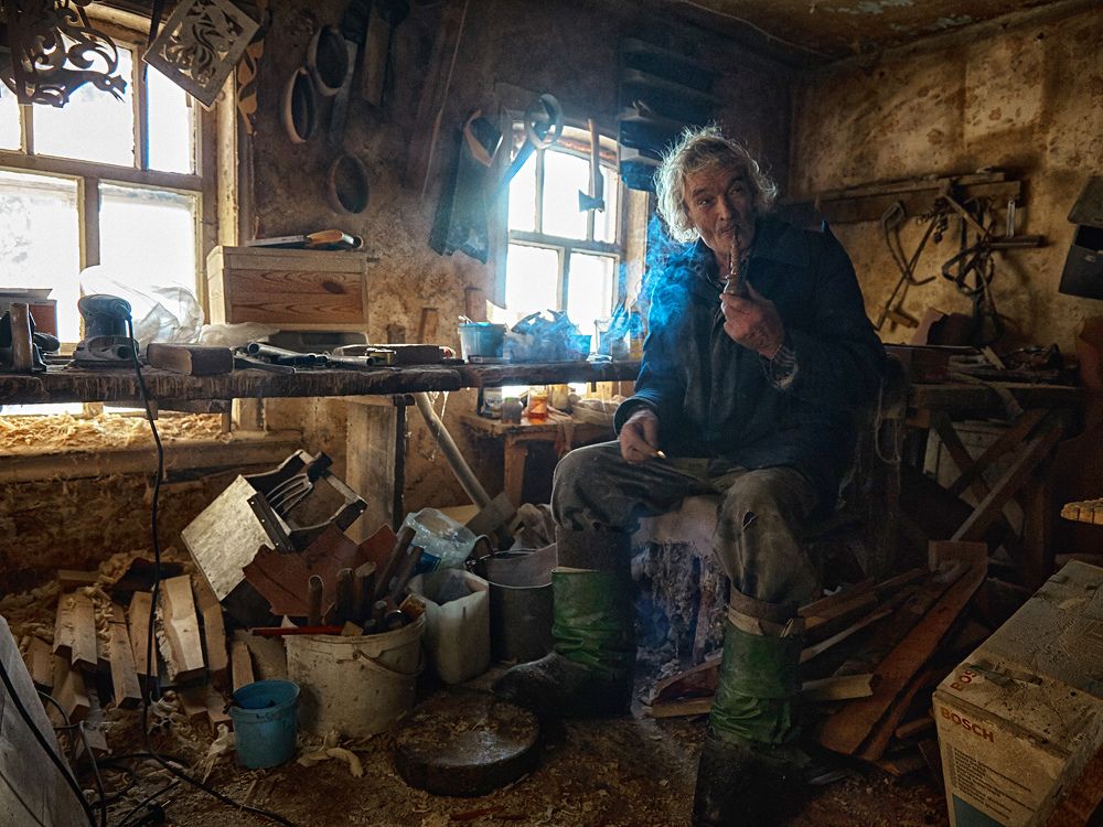 Деревенский плотник