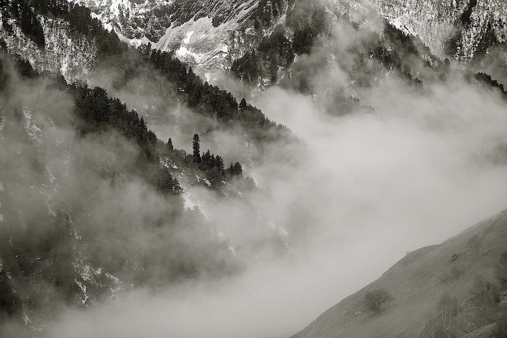 Над  рекой Адишисчали