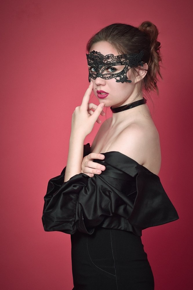 Маска, я тебя знаю...