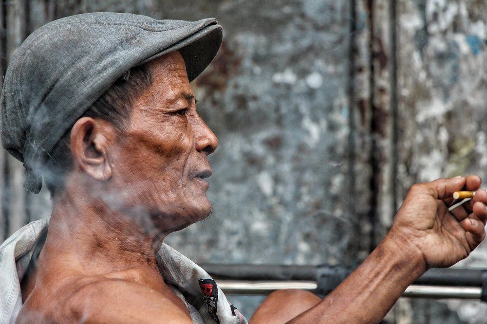 smoking old man