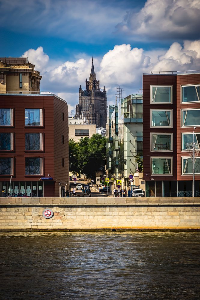 Пречистенская набережная.