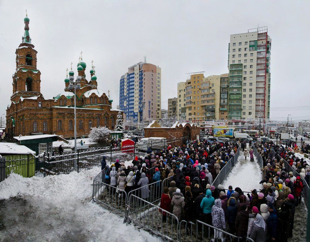 Очередь к Святой Матроне