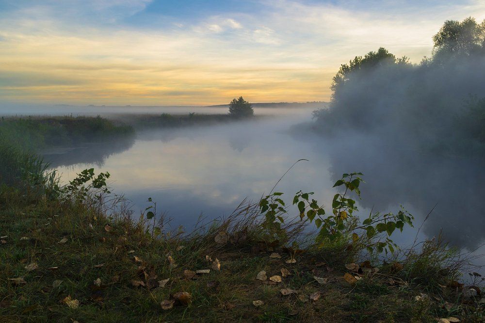 Осенний туман над рекой