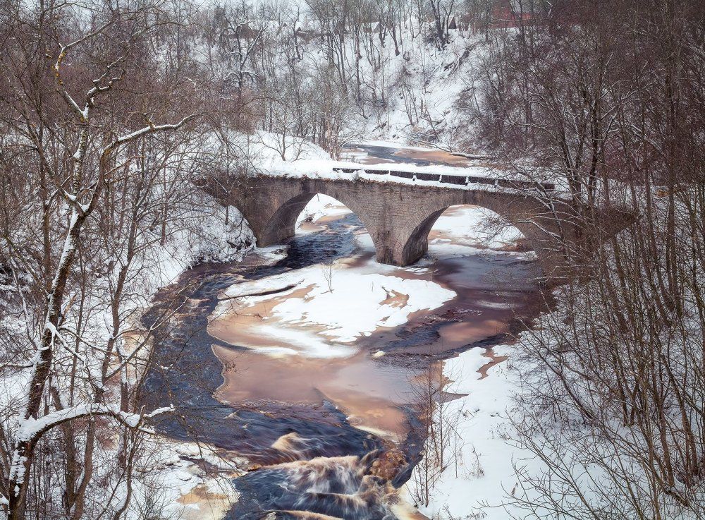Мост через реку Лава