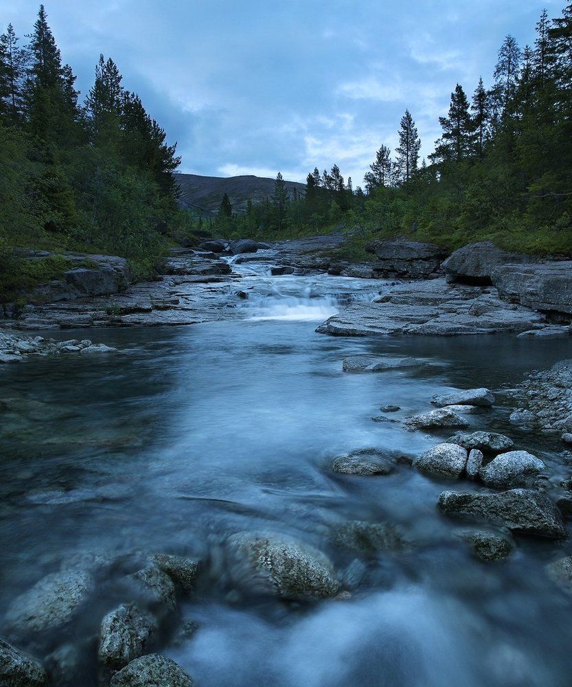 Белые ночи Хибин, река Маннепахк.