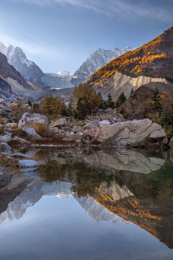 Рассвет у подножия ледника