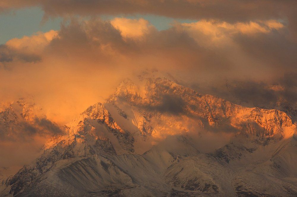 Рассвет в горах