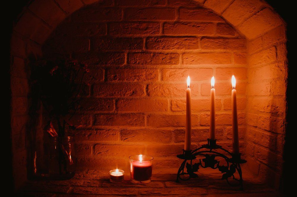 камин со свечами