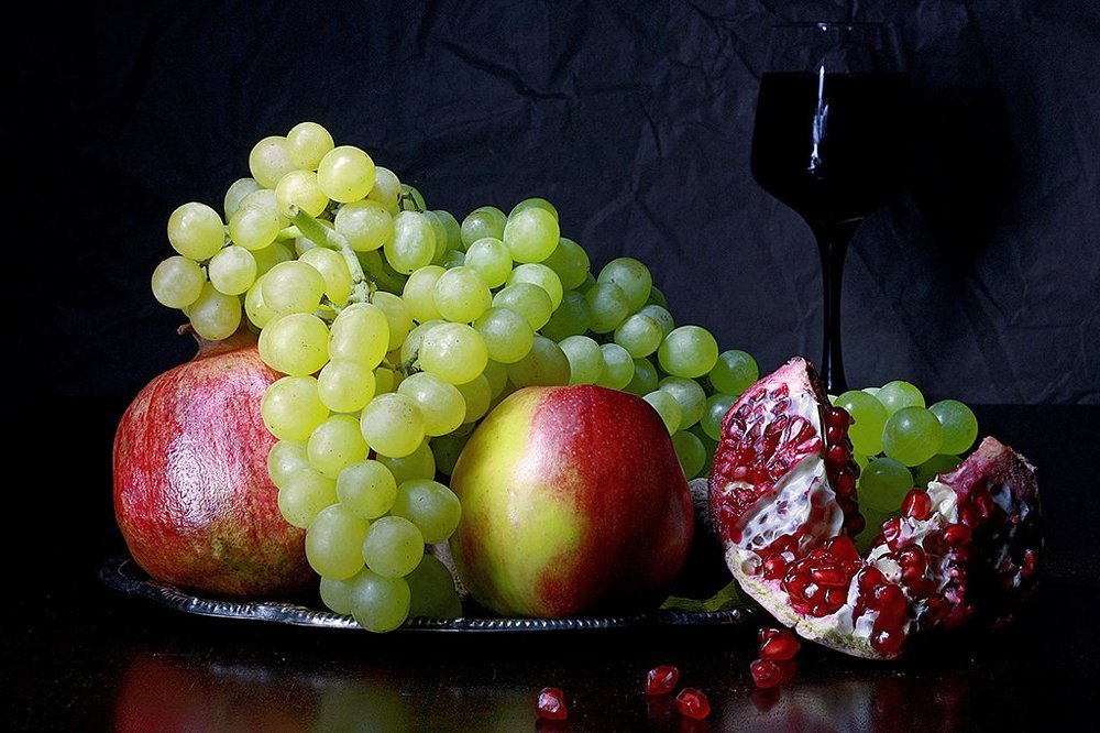 Фрукты на блюде