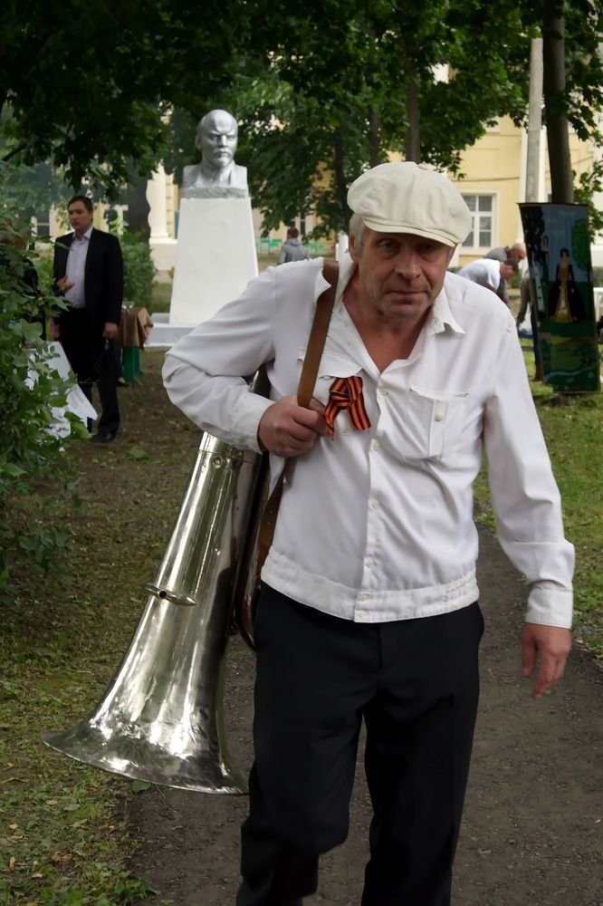 Закончен бал...