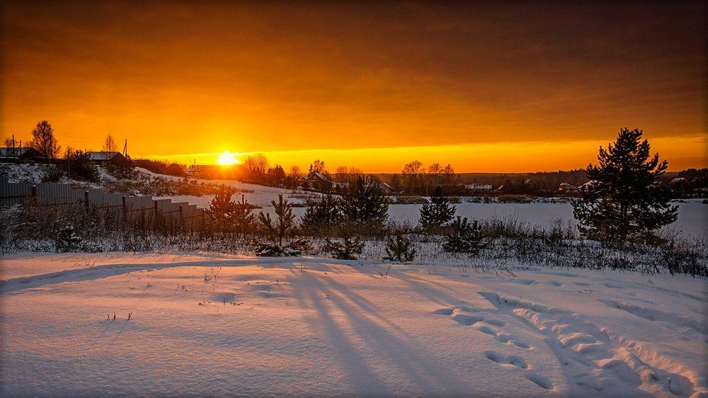 Предательски уходит покидая солнце нас