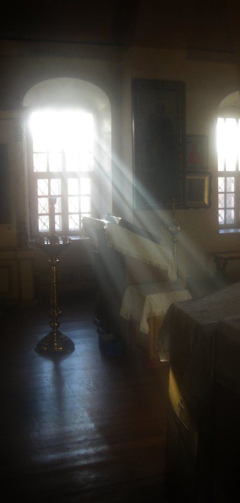 "...и свет во тьме светит..."