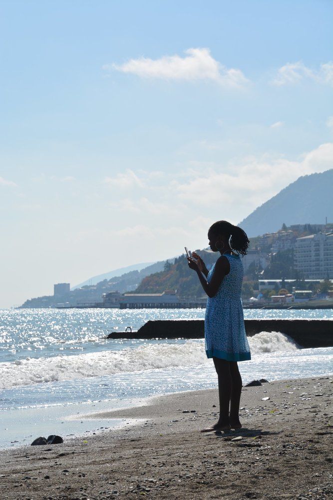 Афроамериканка у Чёрного моря.