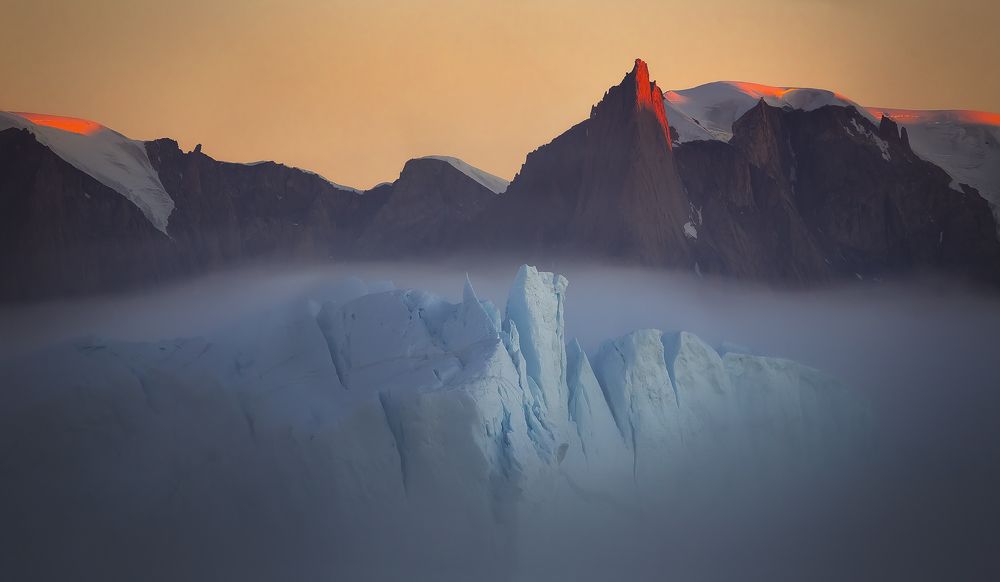 Айсберг в тумане