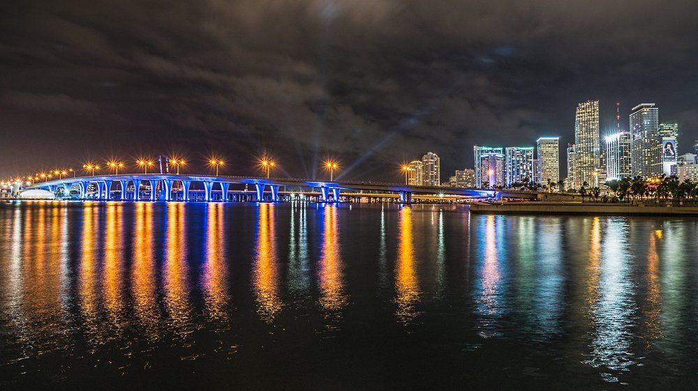 Downtown Miami. Из серии "Miami never sleeps"