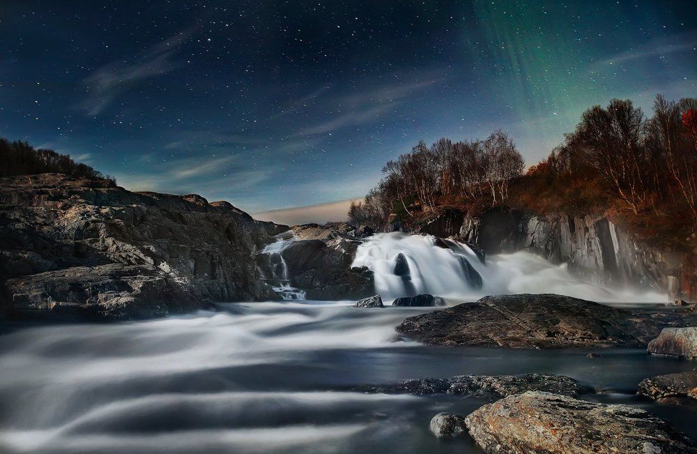 Водопад на реке Титовка. Кольский полуостров.