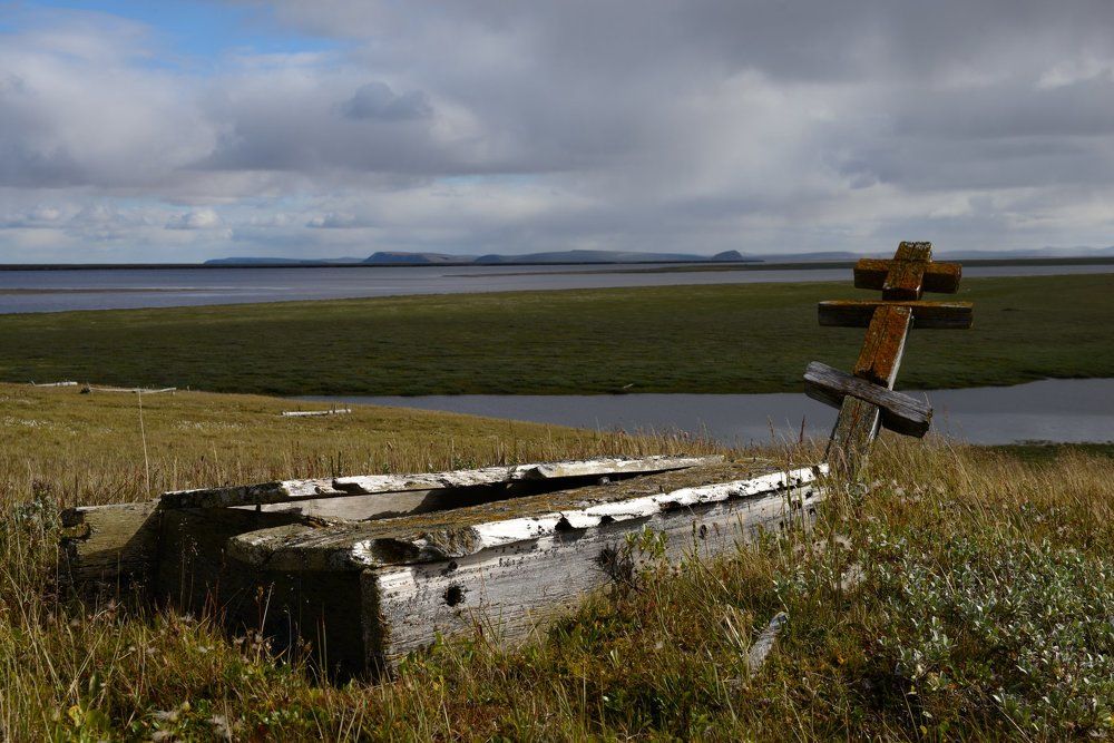 Могила неизвестного рыбака на г. Америка Хайа.