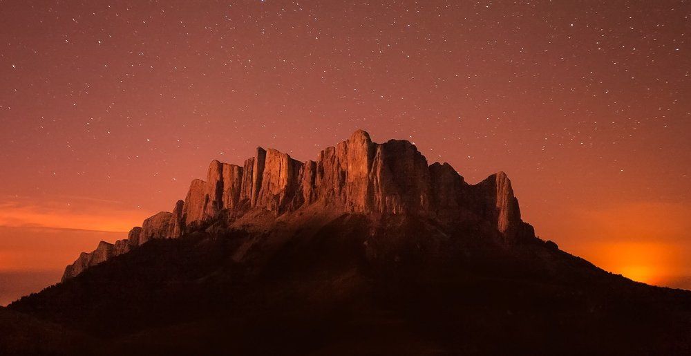 Под стенами великана