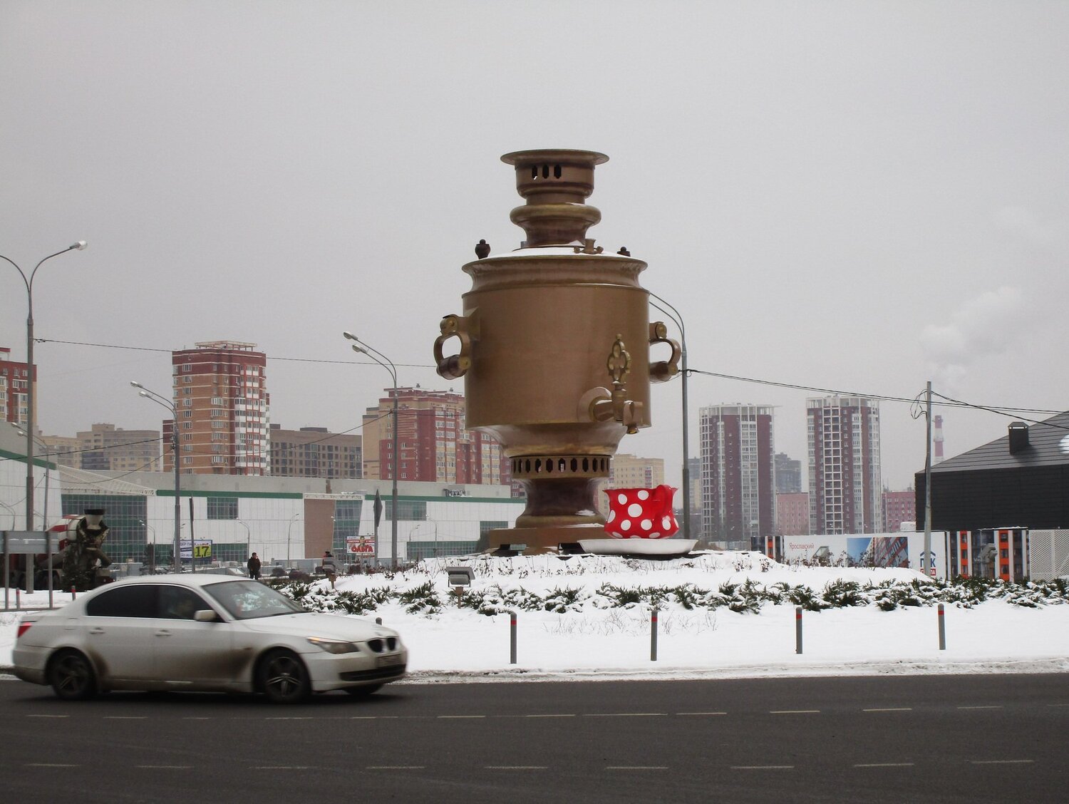 Памятник чаепитию