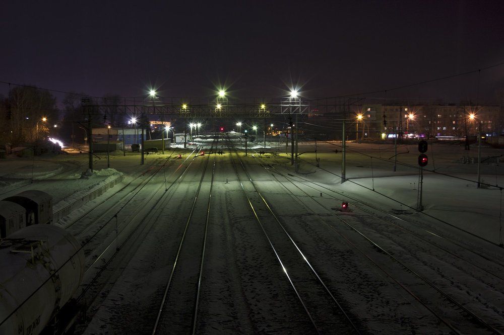 Над перроном