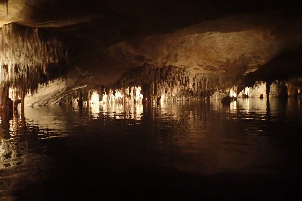 Cuevas Del Drach
