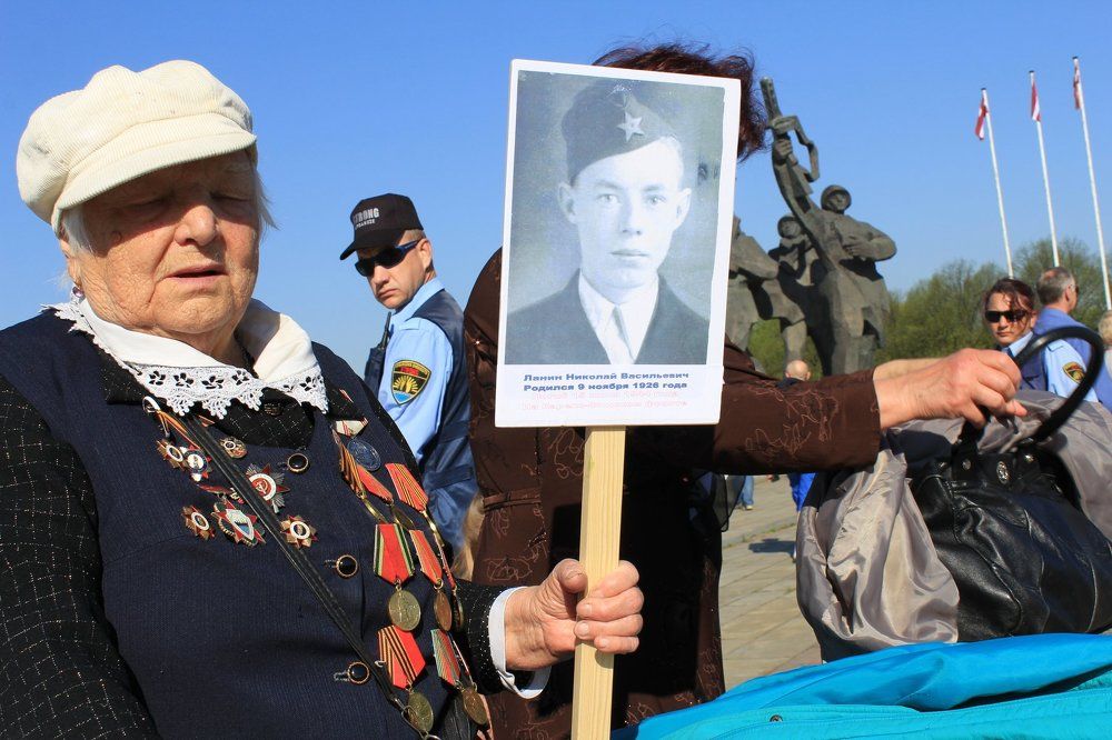 "И помнит мир спасенный..."