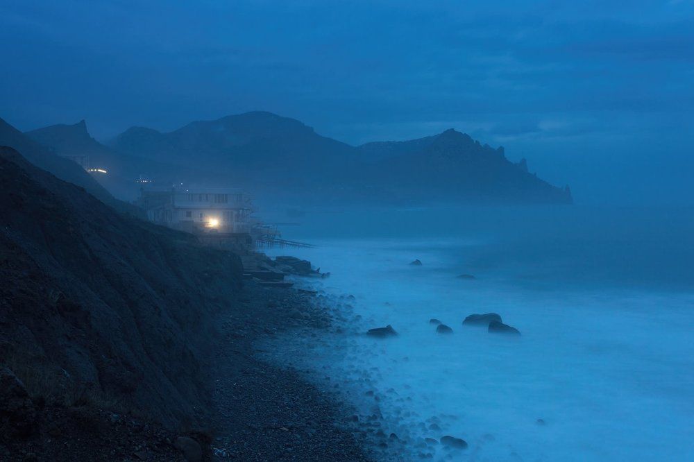 Курортное штормит.