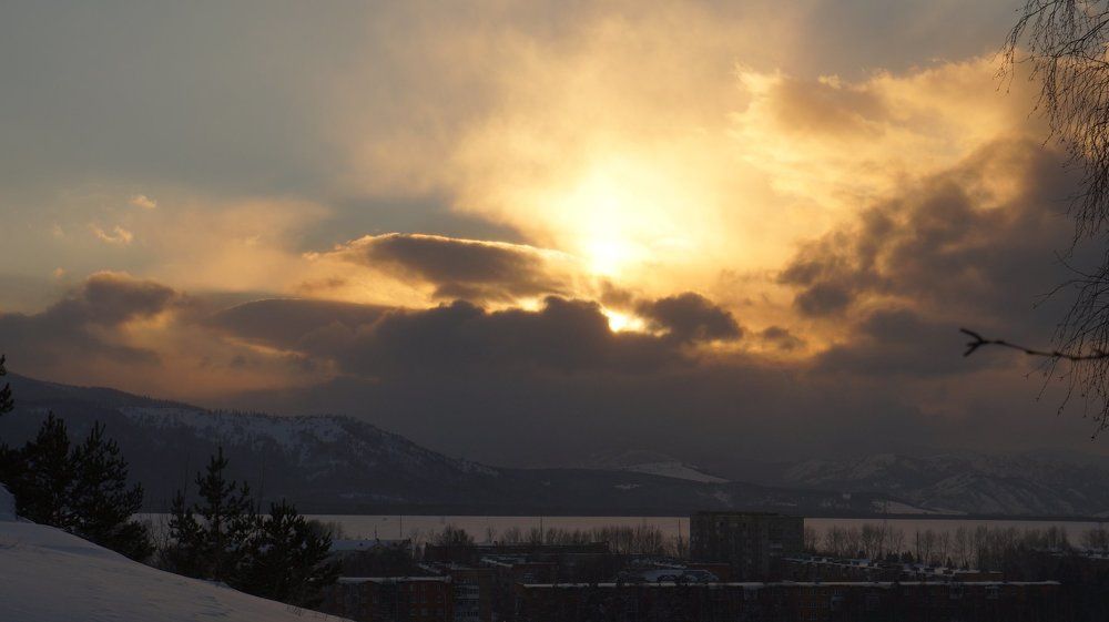 закат в облака...