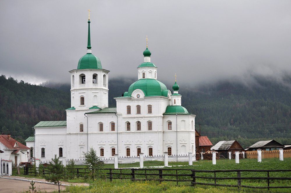 Женский монастырь