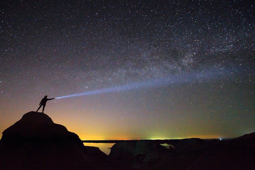 Под звездами