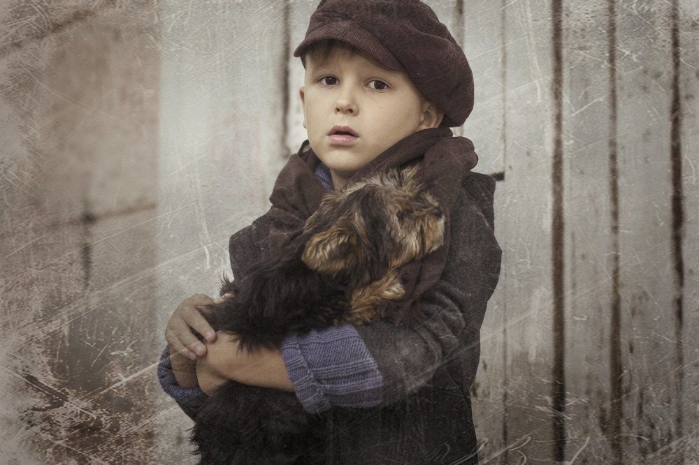 Мальчик с собакой