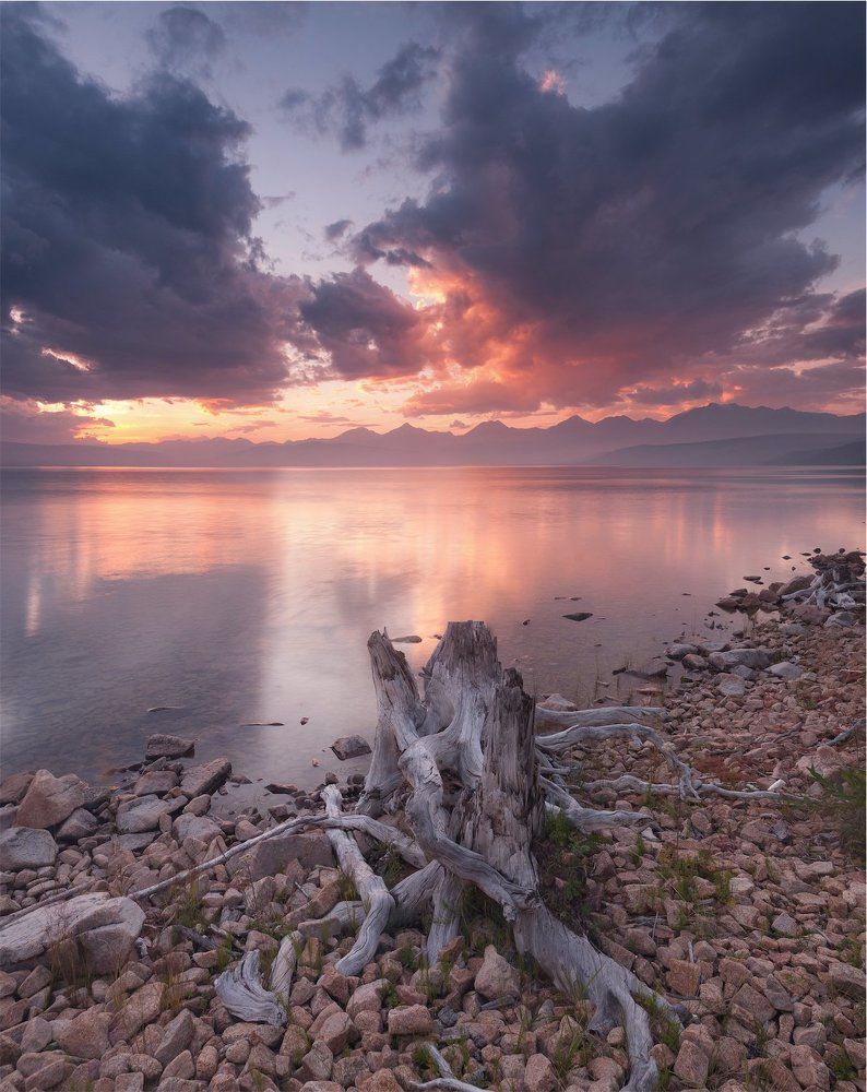 Закат на озере Хубсугул