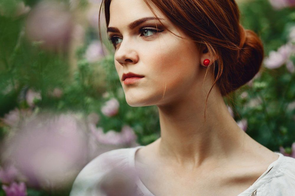 Полина в летнем саду