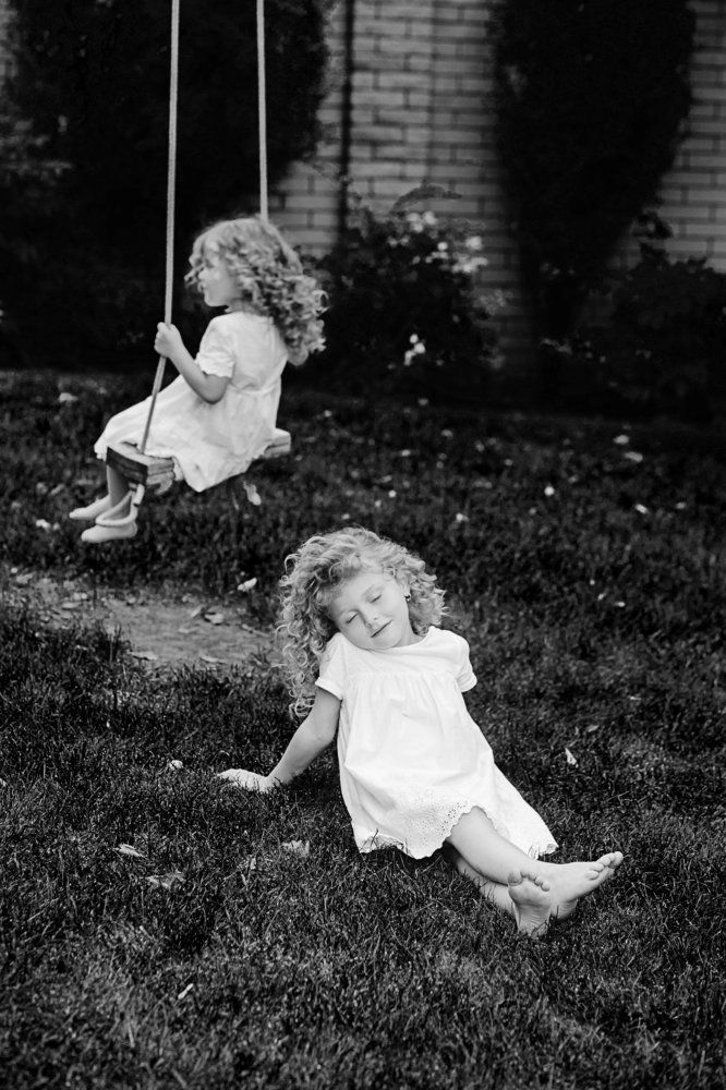 Сестры в саду