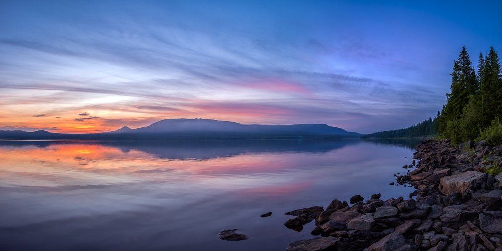 Тихий вечер на берегу озера Зюраткуль